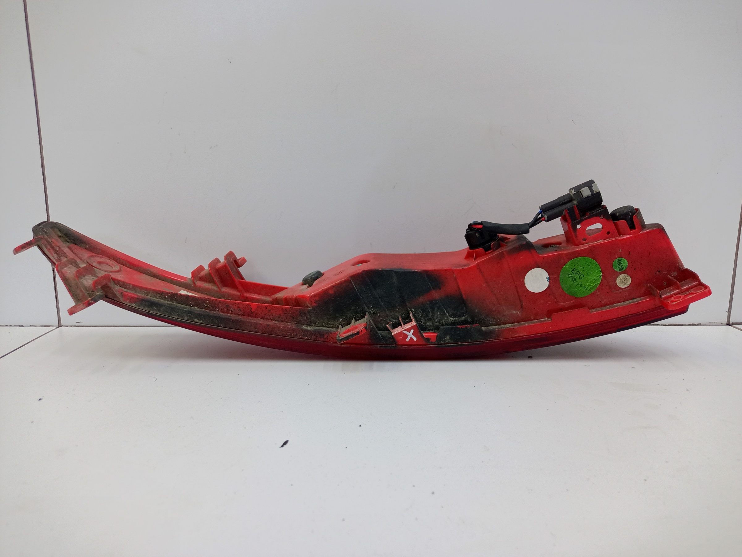 Фара ПТФ задняя правая Geely Tugella LED