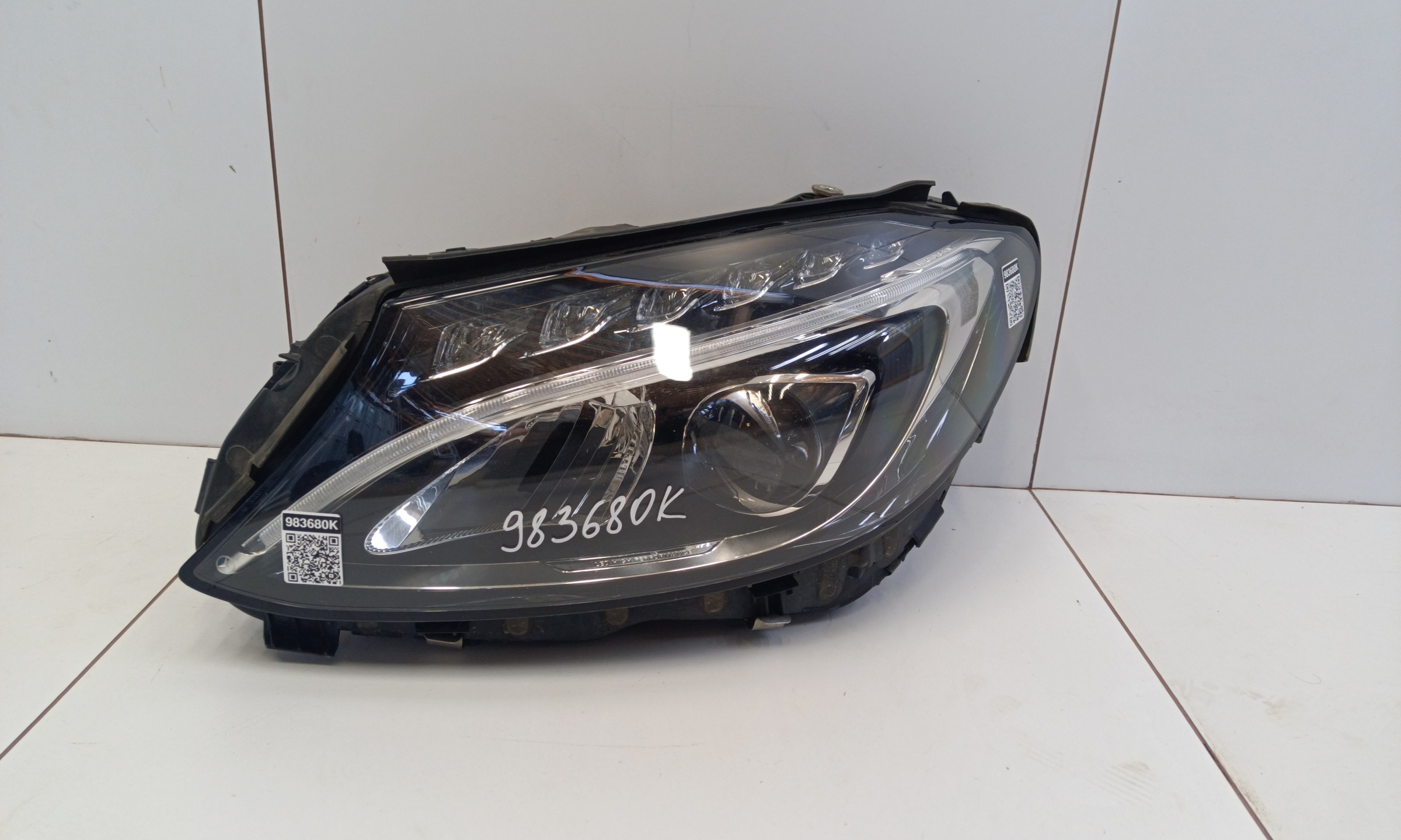 Фара передняя левая Mercedes-Benz C-klasse W205 LED