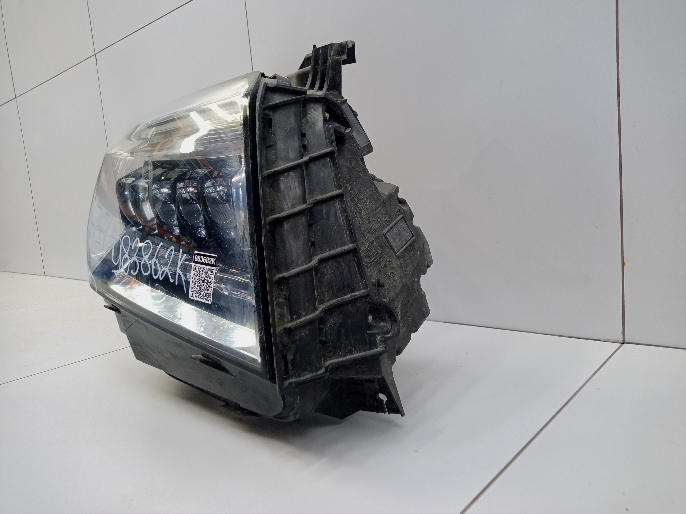 Фара передняя левая Cadillac Escalade 4 LED