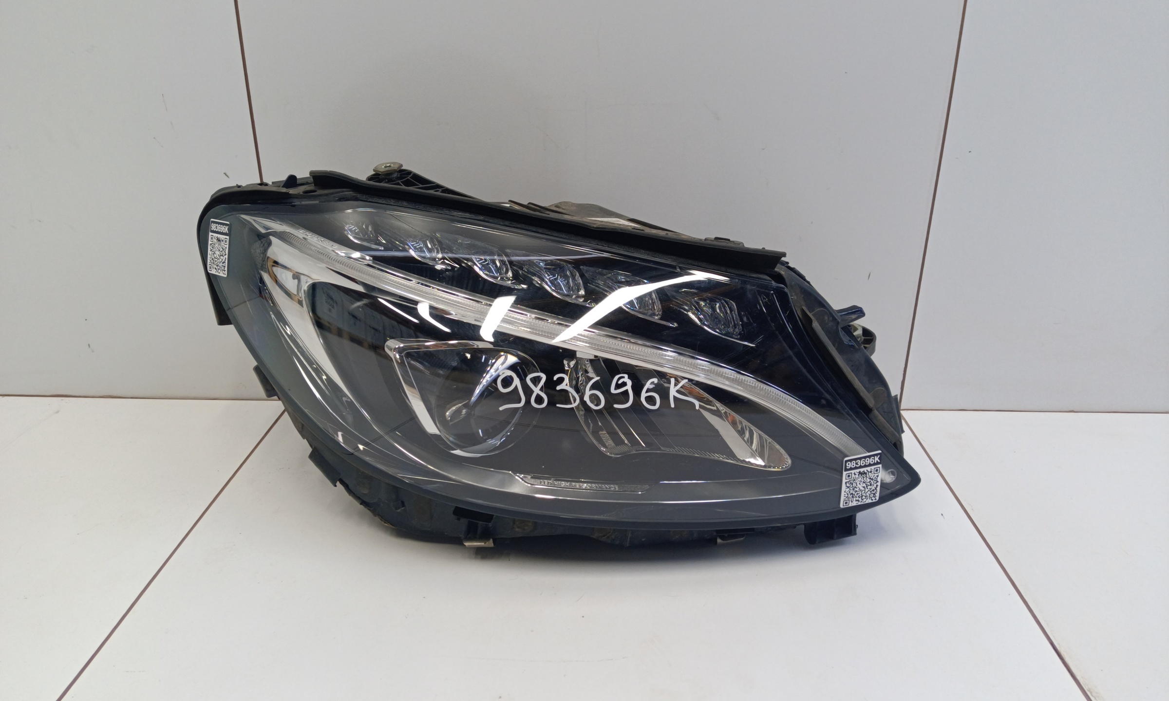 Фара передняя правая Mercedes Benz C-klasse W205 LED