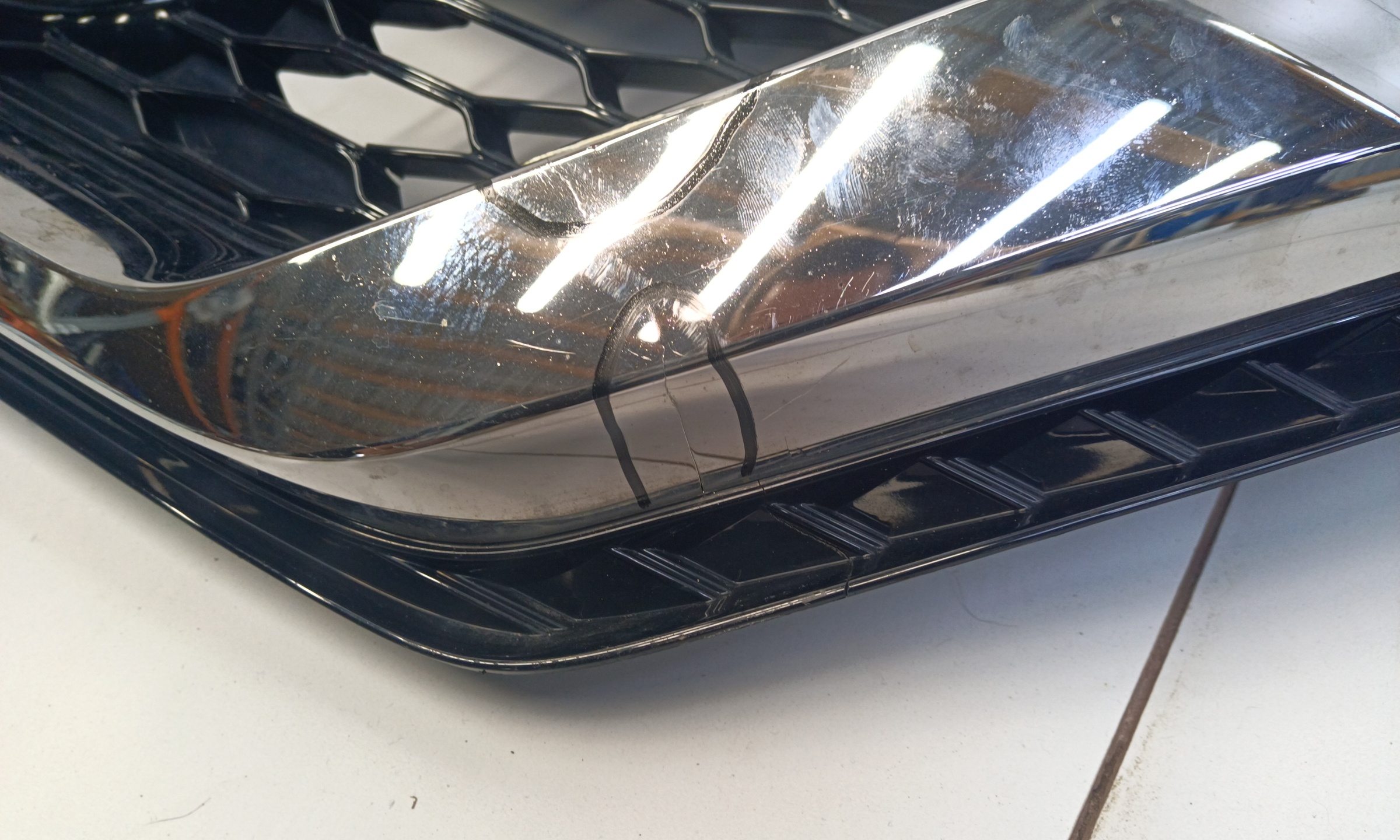 Решетка радиатора Nissan Qashqai 2 Restail