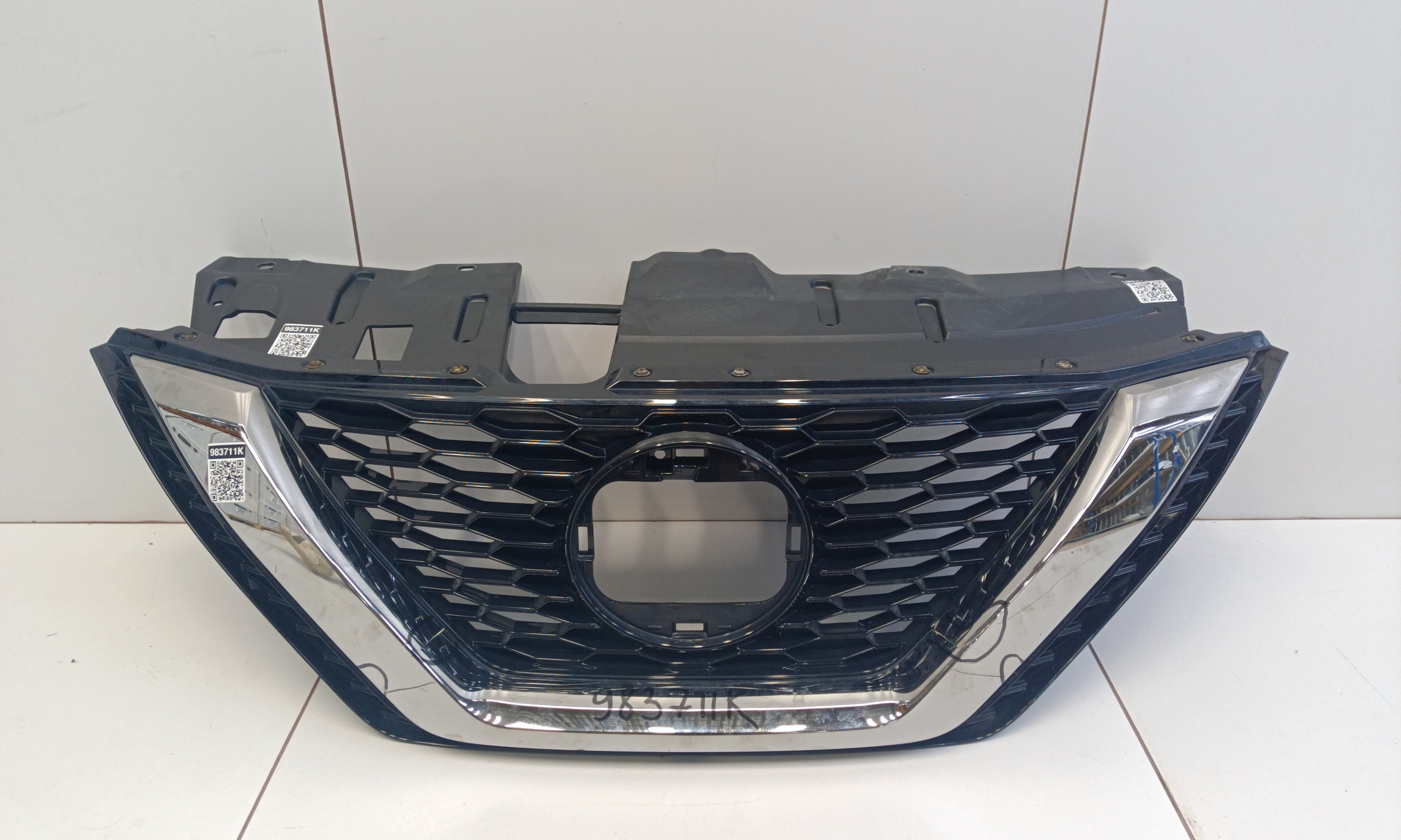 Решетка радиатора Nissan Qashqai 2 Restail