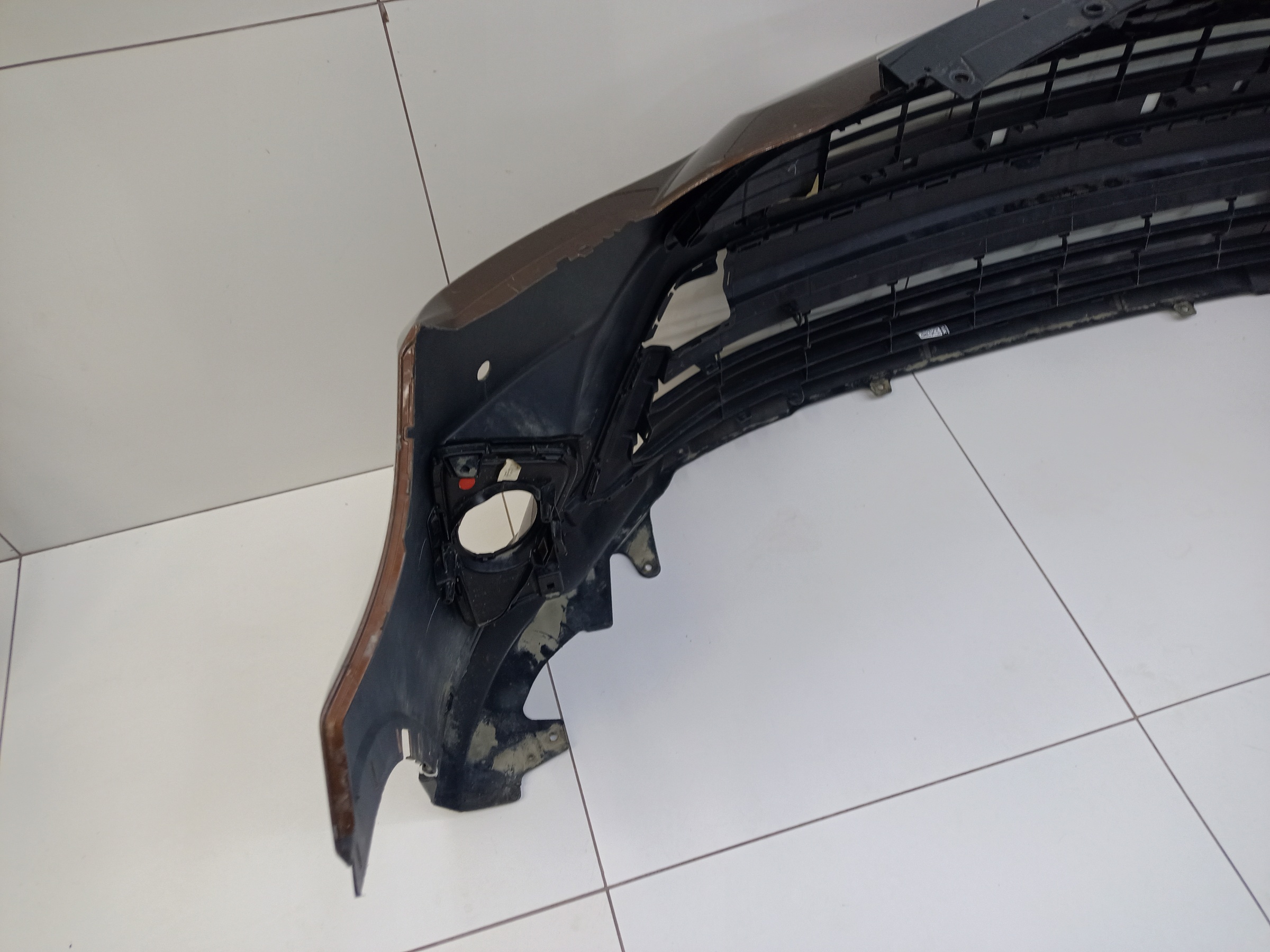 Бампер передний Toyota RAV4 CA40 Restail