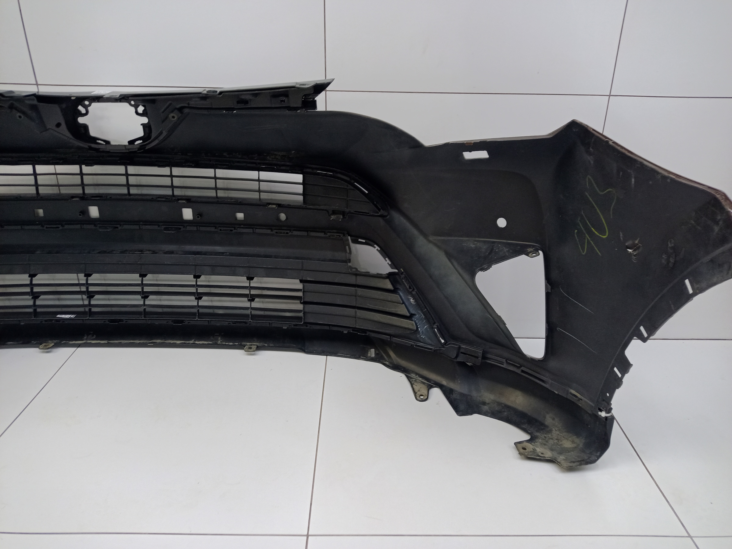 Бампер передний Toyota RAV4 CA40 Restail