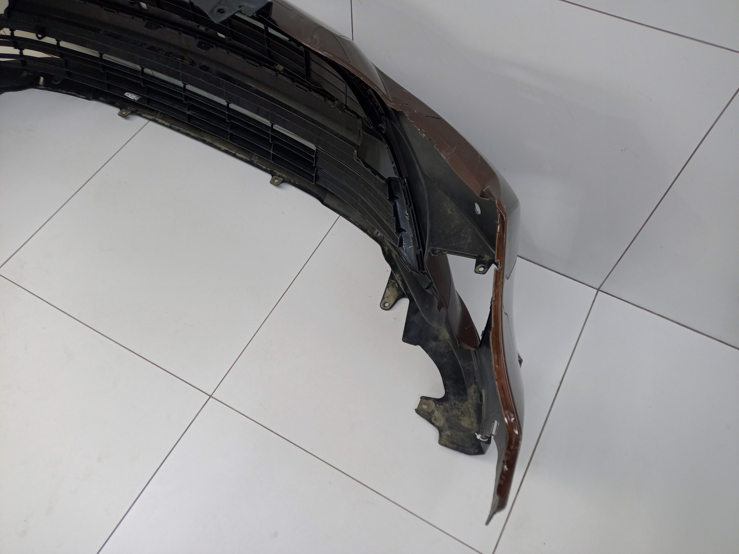 Бампер передний Toyota RAV4 CA40 Restail