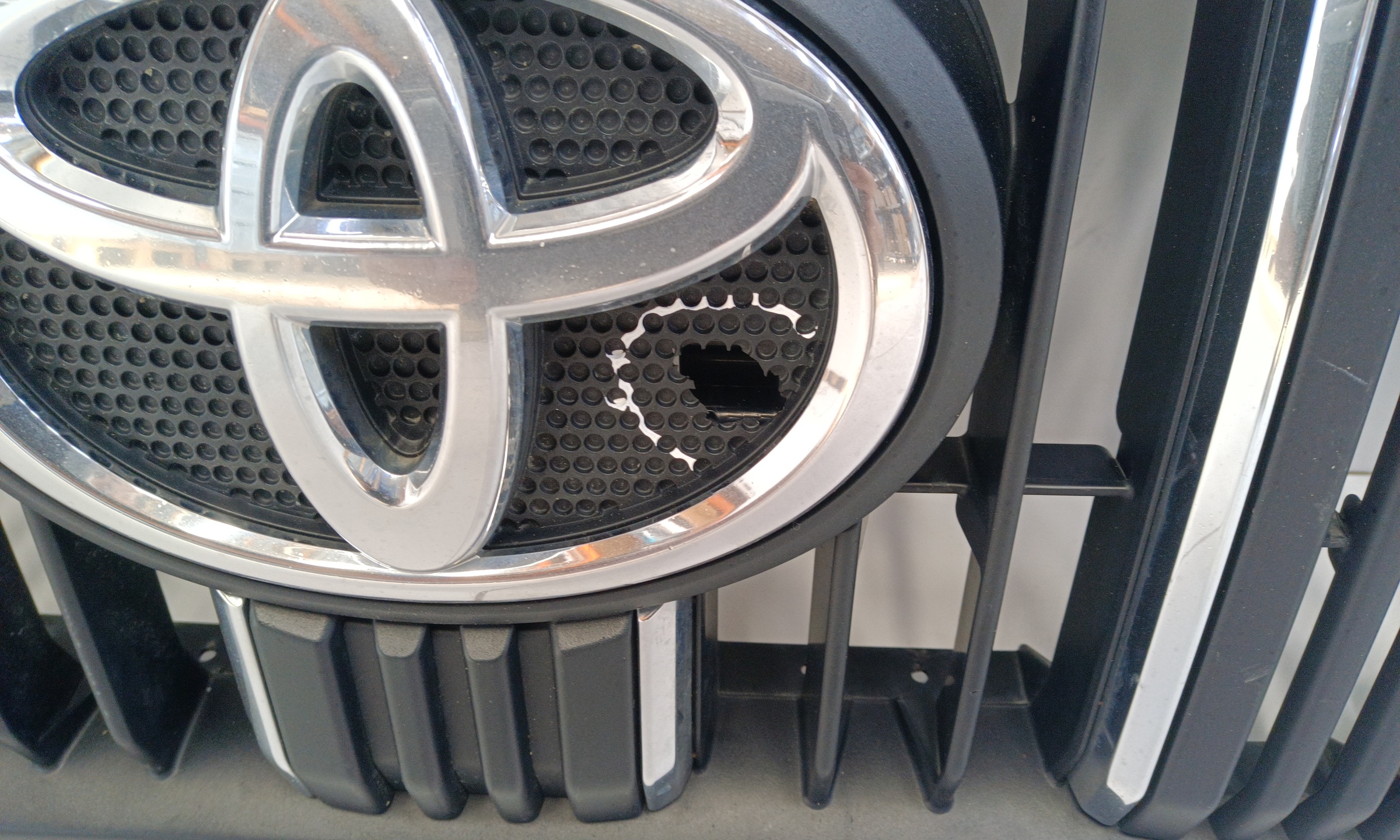 Решётка радиатора Toyota Land Cruiser Prado 150 Restail 3