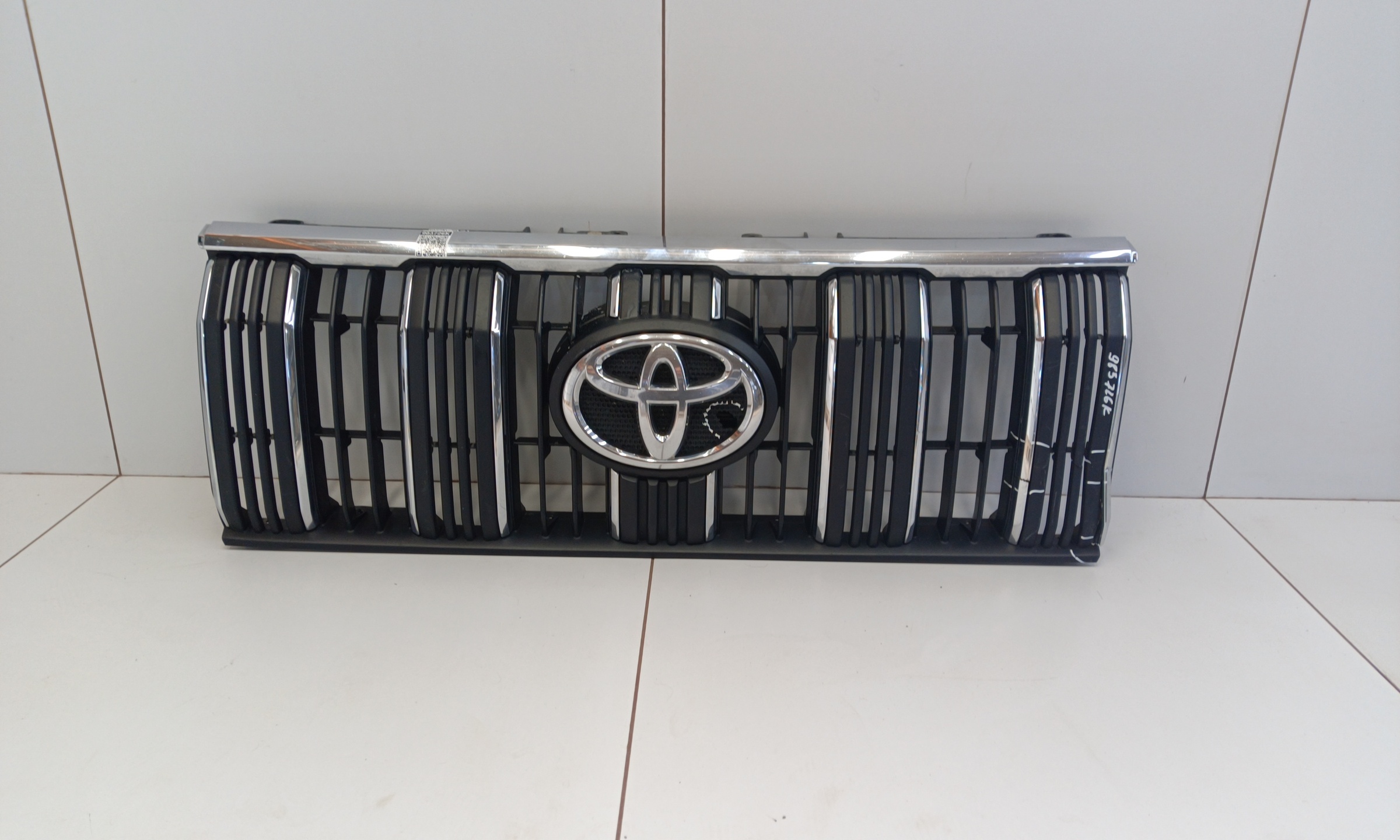 Решётка радиатора Toyota Land Cruiser Prado 150 Restail 3