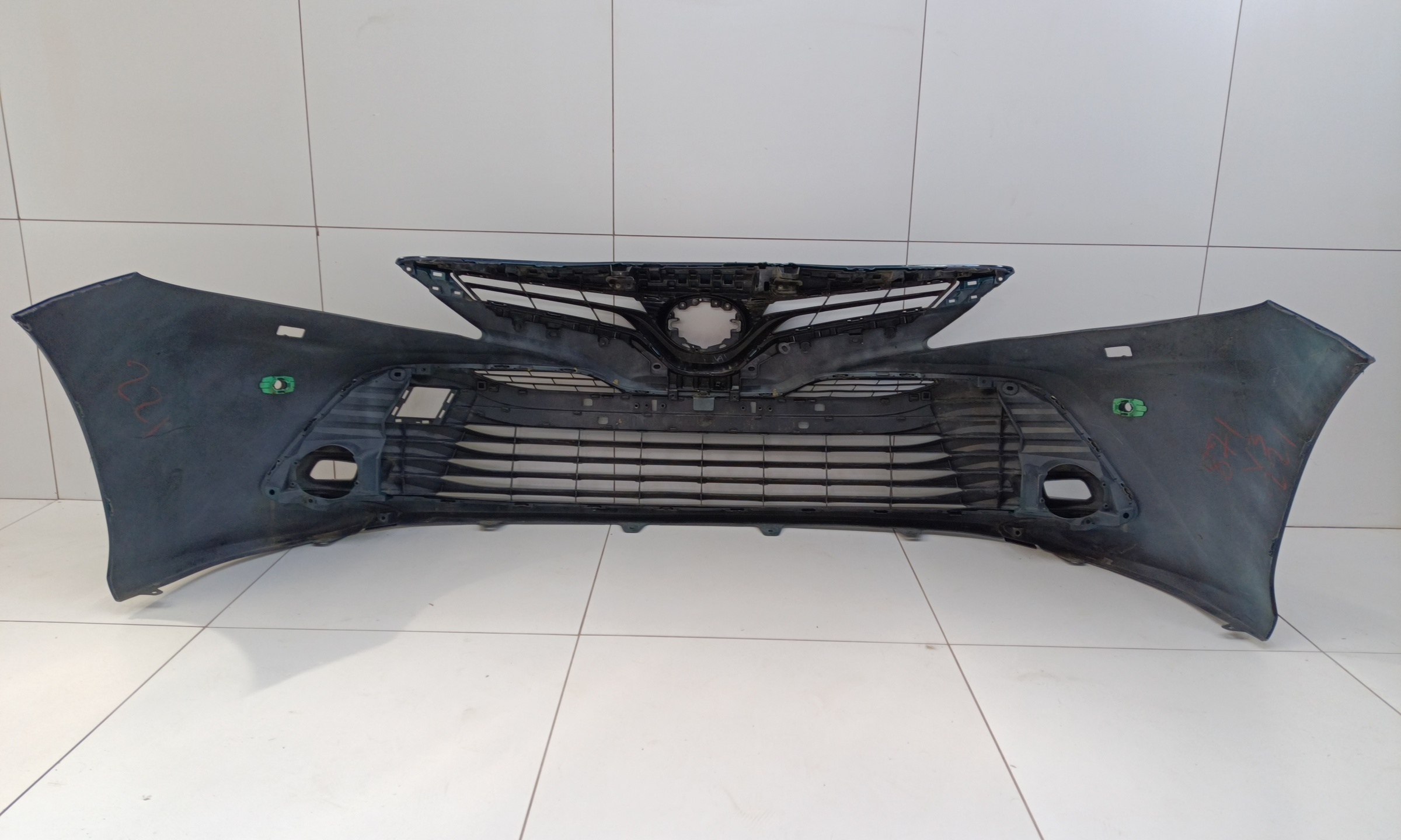 Бампер передний Toyota Camry V70