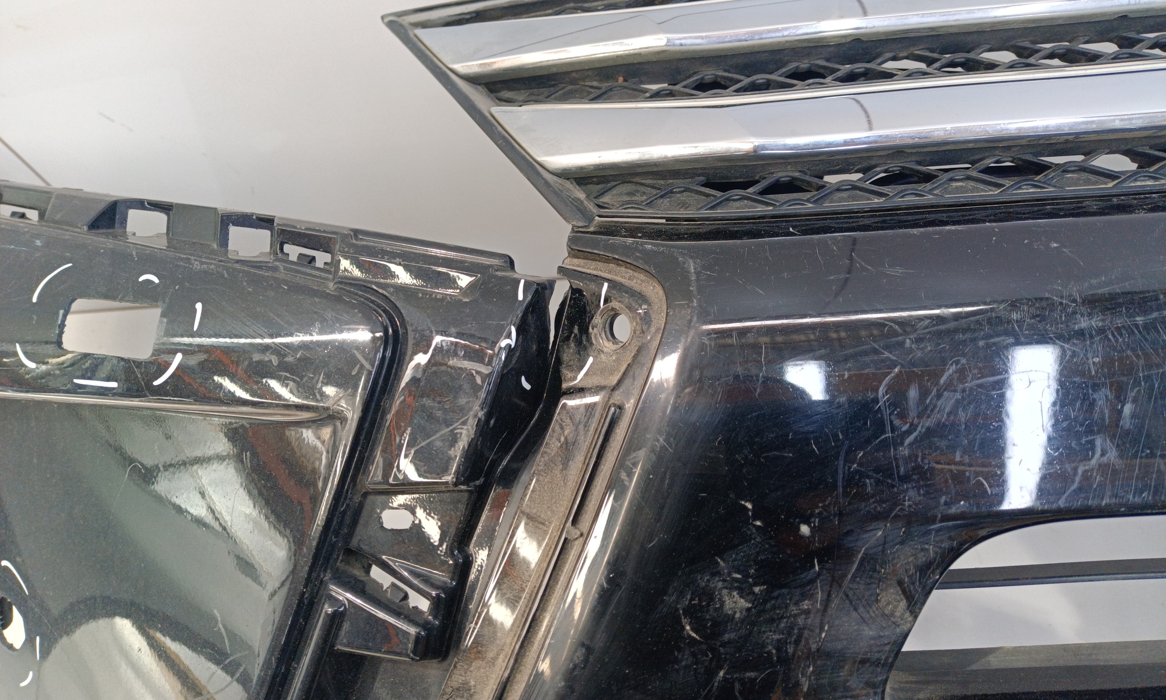 Бампер передний Mitsubishi Eclipse Cross