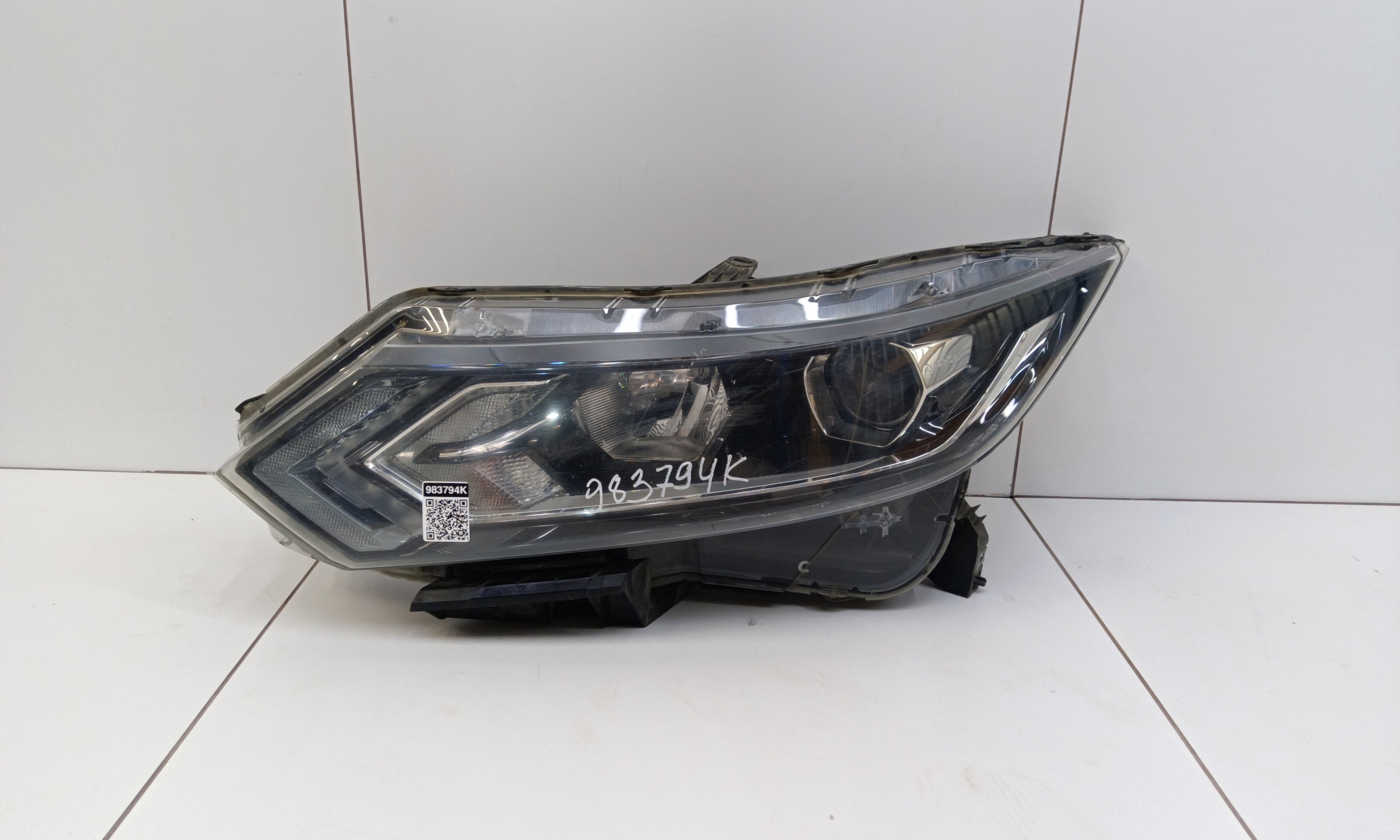 Фара передняя левая Nissan Qashqai 2 Restail галоген