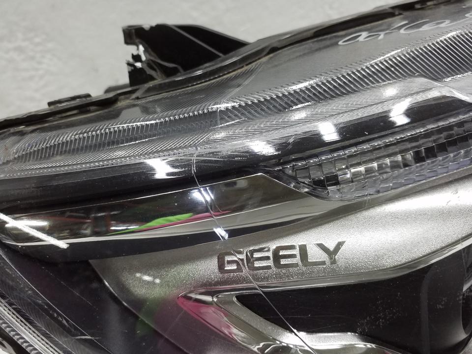 Фара передняя правая Geely Atlas LED
