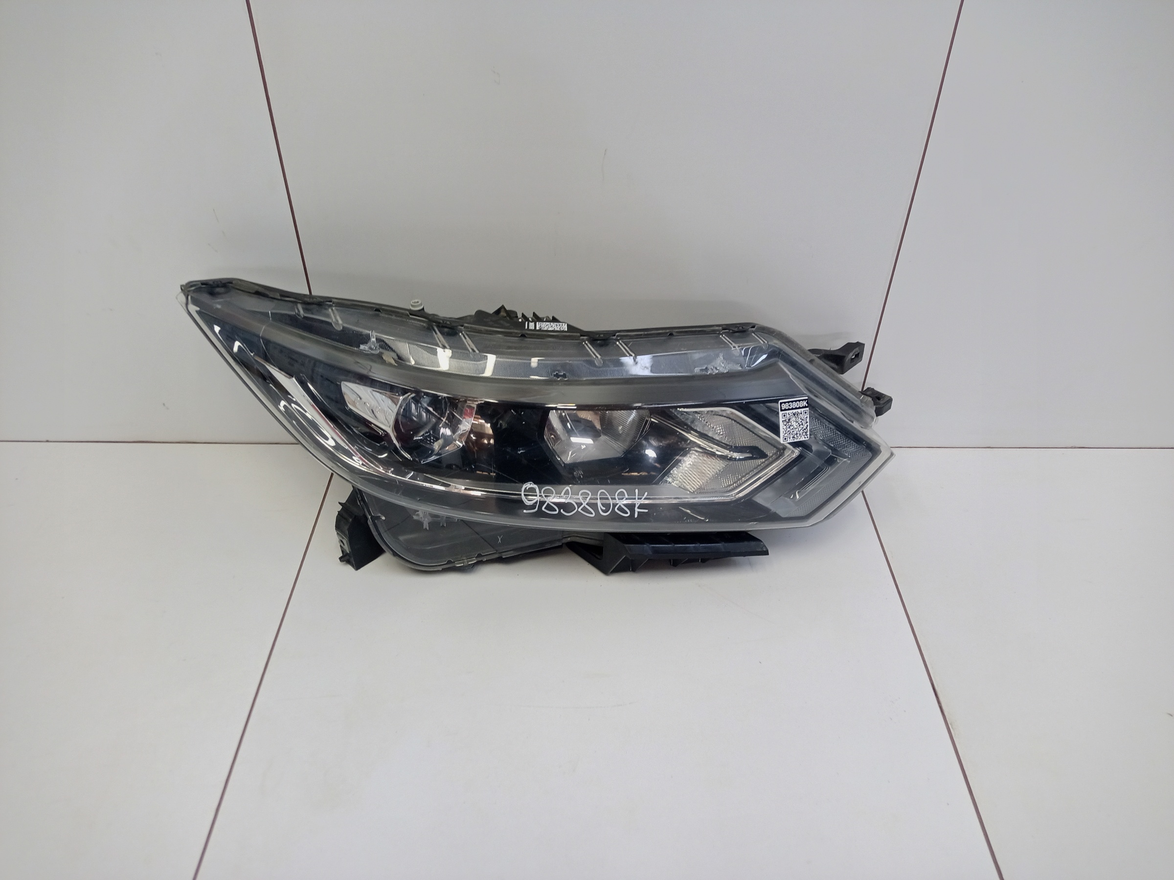 Фара передняя правая Nissan Qashqai 2 Restail галоген