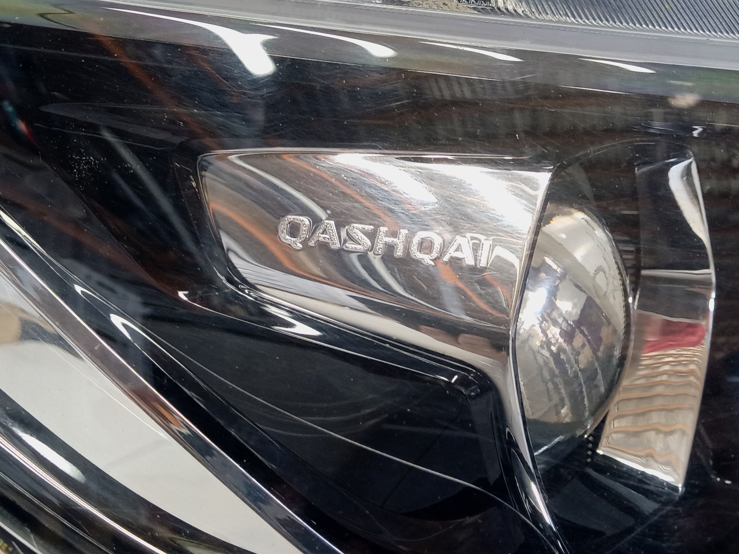 Фара передняя правая Nissan Qashqai 2 Restail галоген
