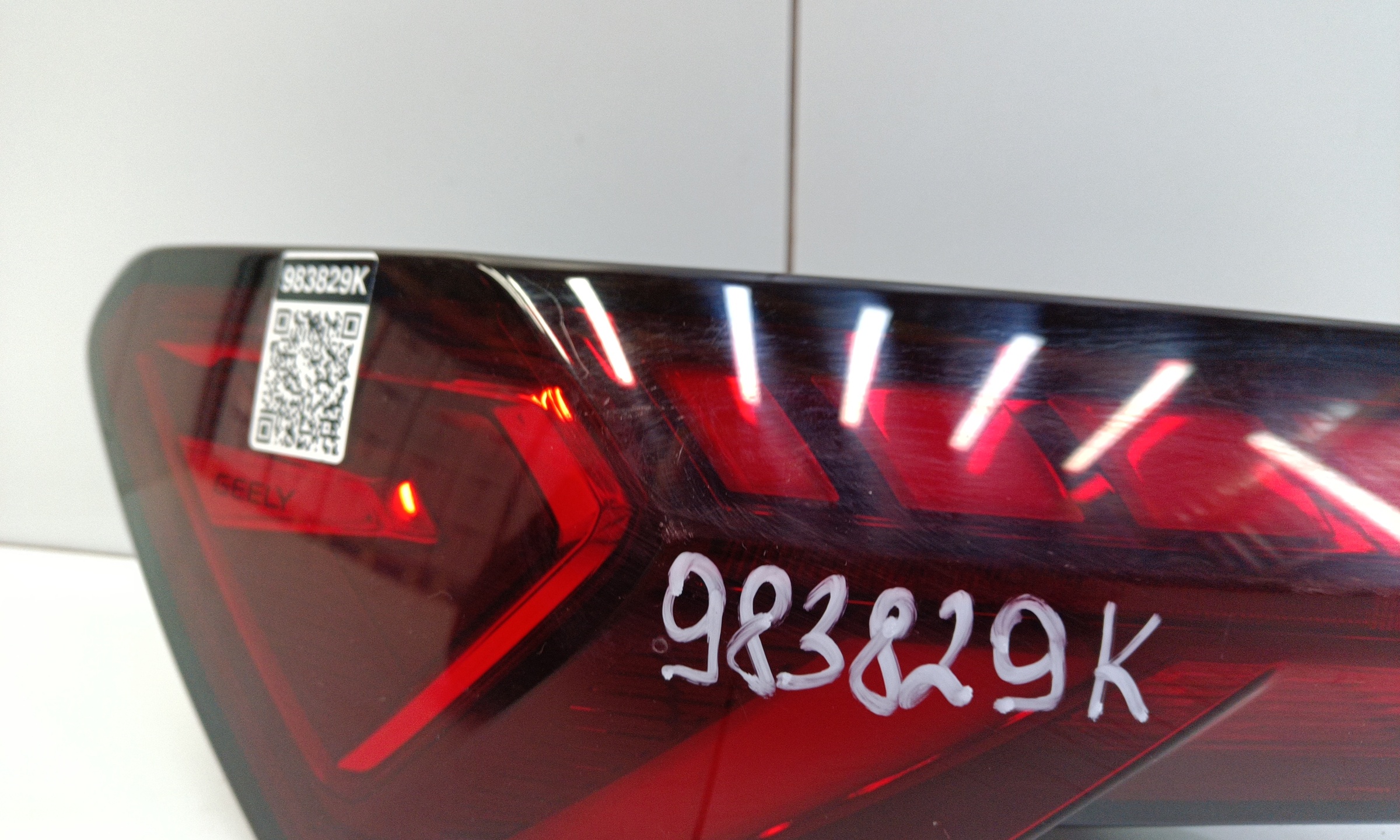 Фонарь задний левый наружный Geely Coolray Restail LED