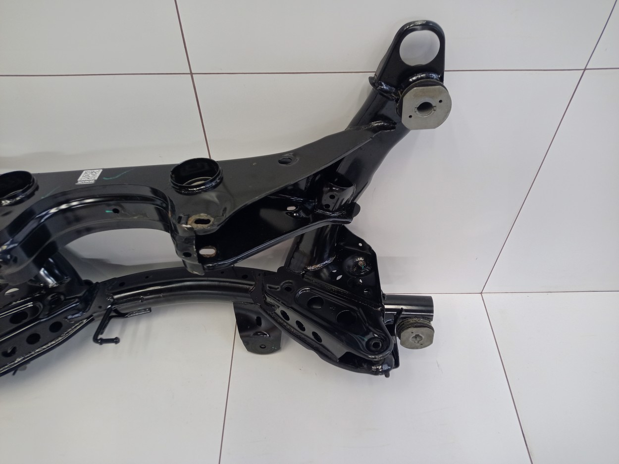 Подрамник задний Geely Monjaro