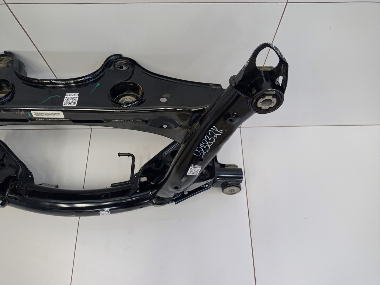 Подрамник задний Geely Monjaro