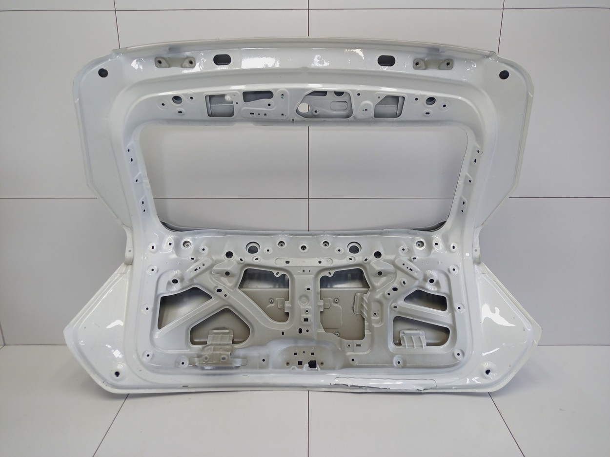 Крышка багажника Geely Atlas 2