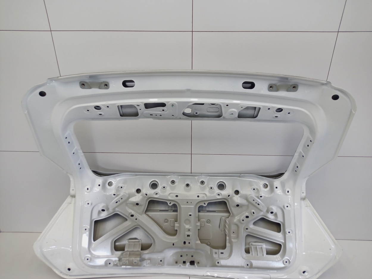 Крышка багажника Geely Atlas 2