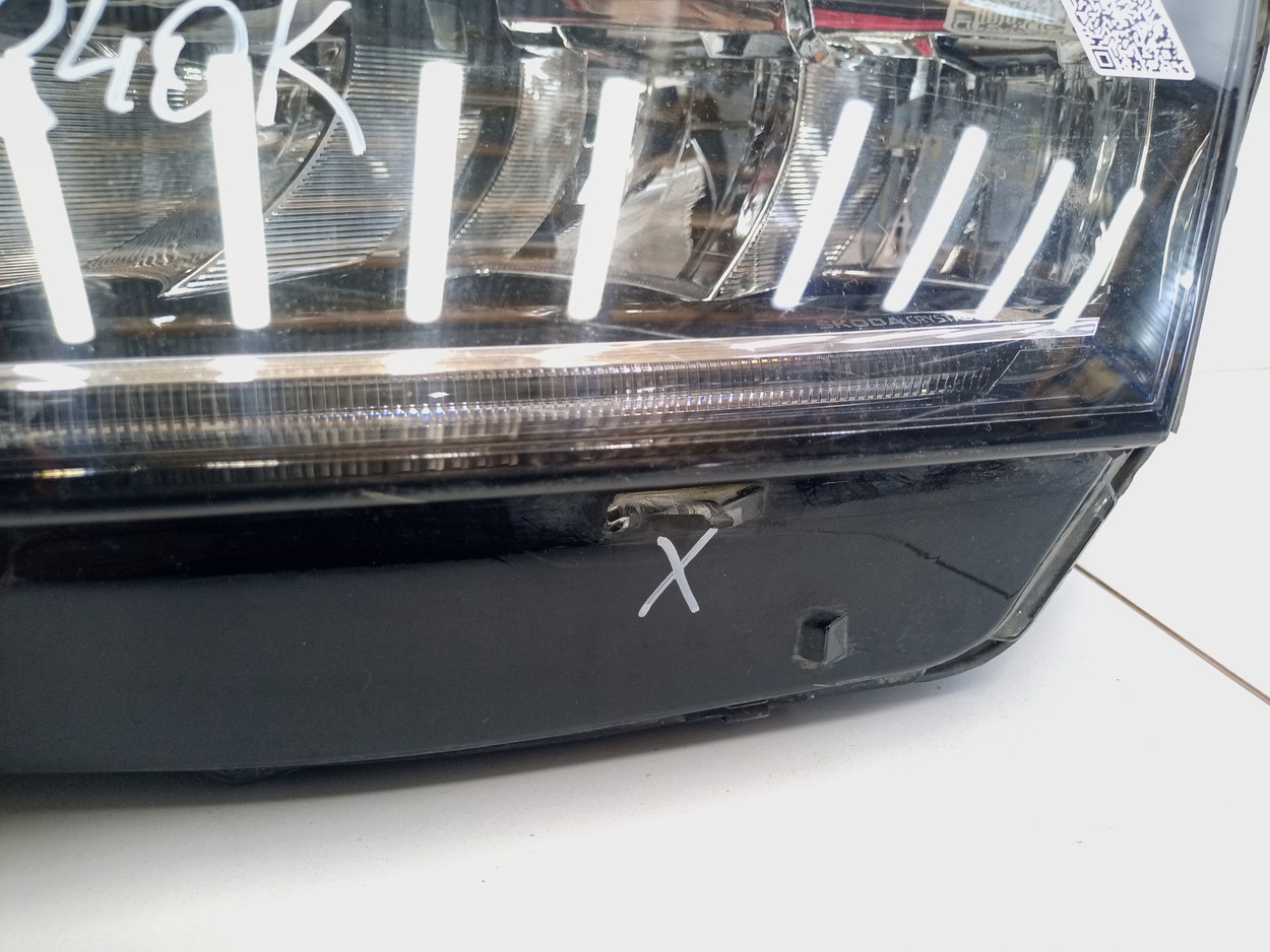 Фара передняя левая Skoda Octavia A8 LED