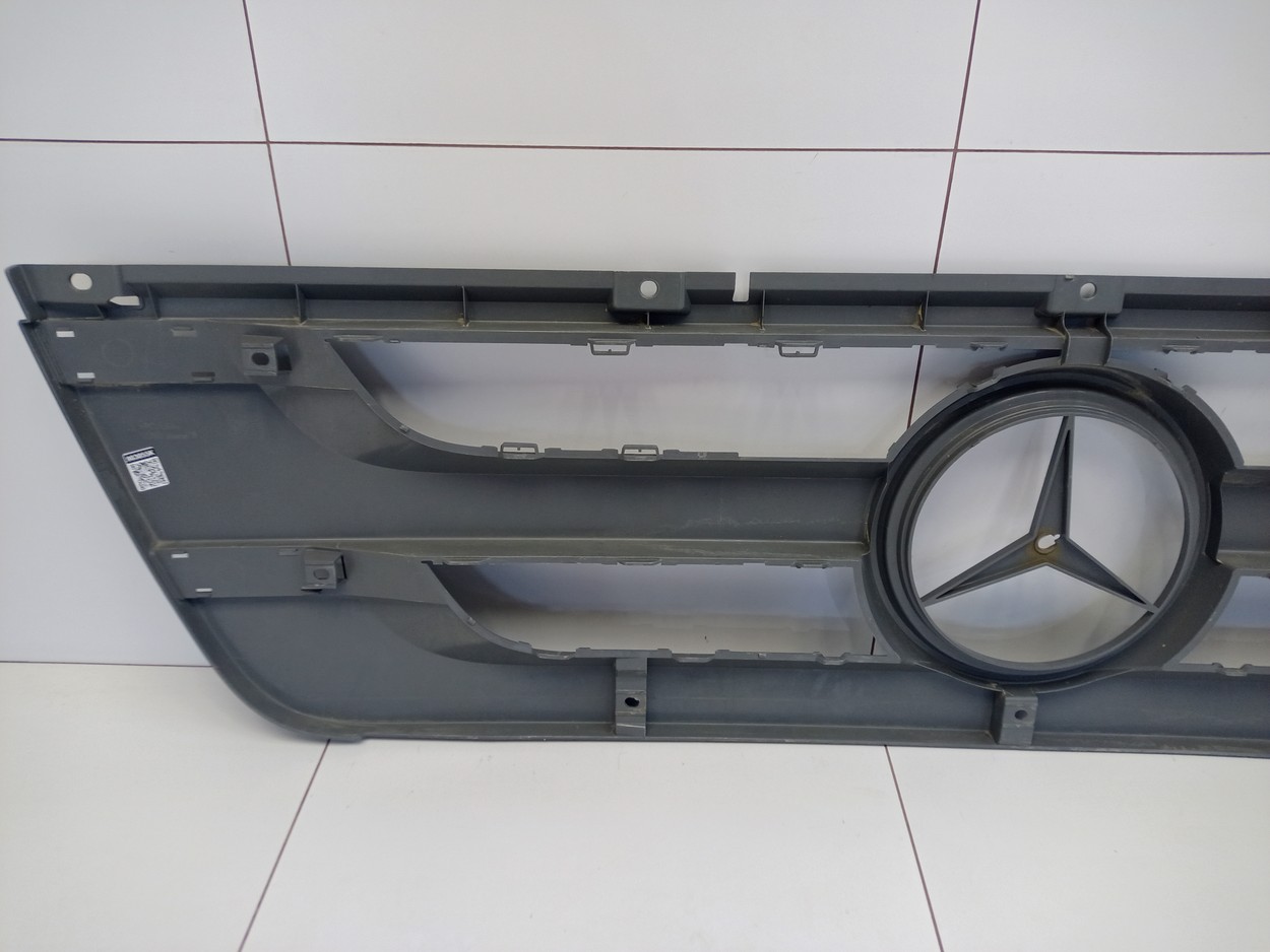 Решётка радиатора Mercedes Benz Actros 3