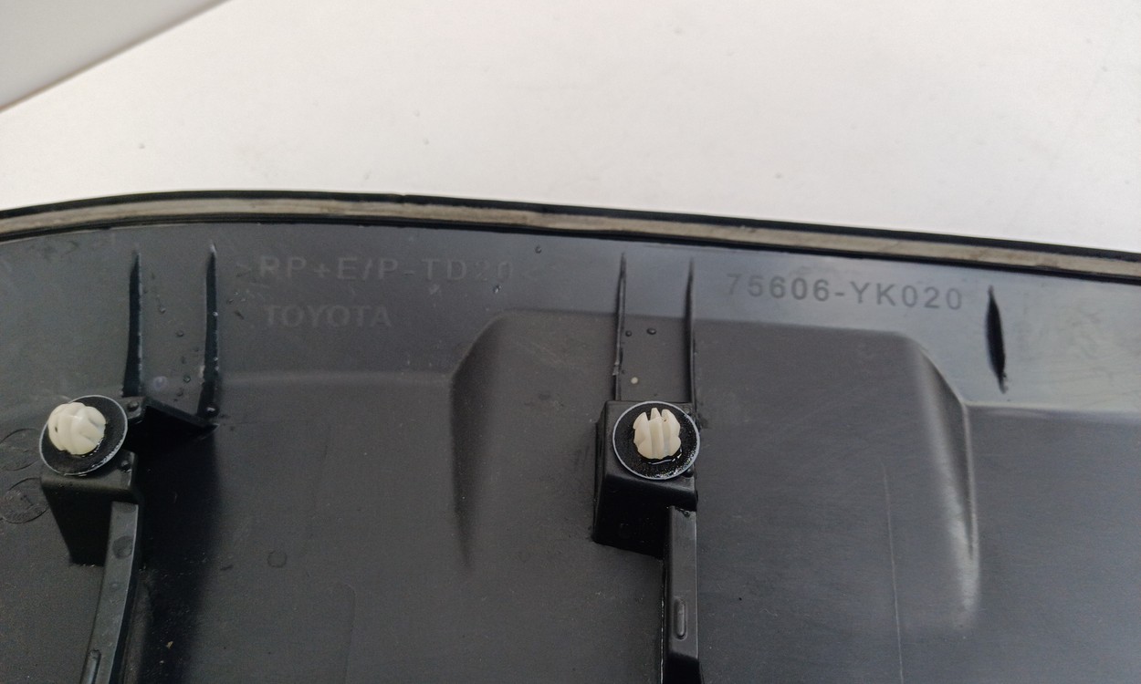 Накладка крыла заднего левого Toyota RAV4 XA50