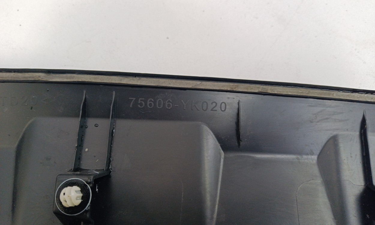 Накладка крыла заднего левого Toyota RAV4 XA50