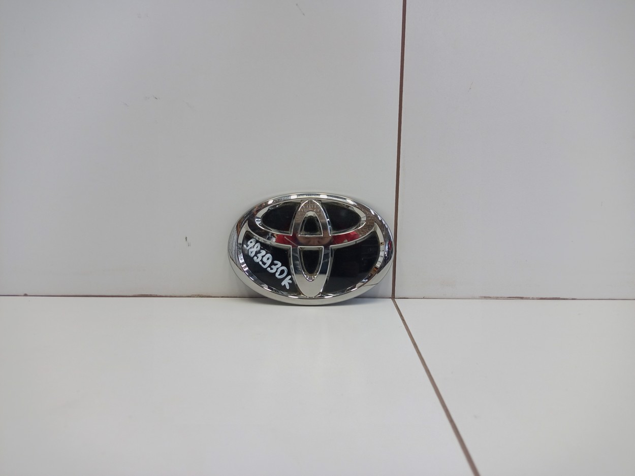 Эмблема крышки багажника Toyota Land Cruiser Prado 150 Restail 2