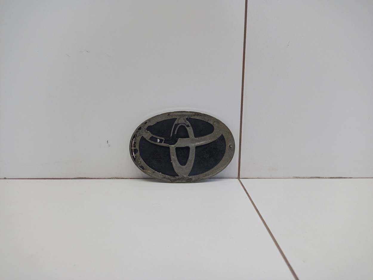 Эмблема крышки багажника Toyota Land Cruiser Prado 150 Restail 2