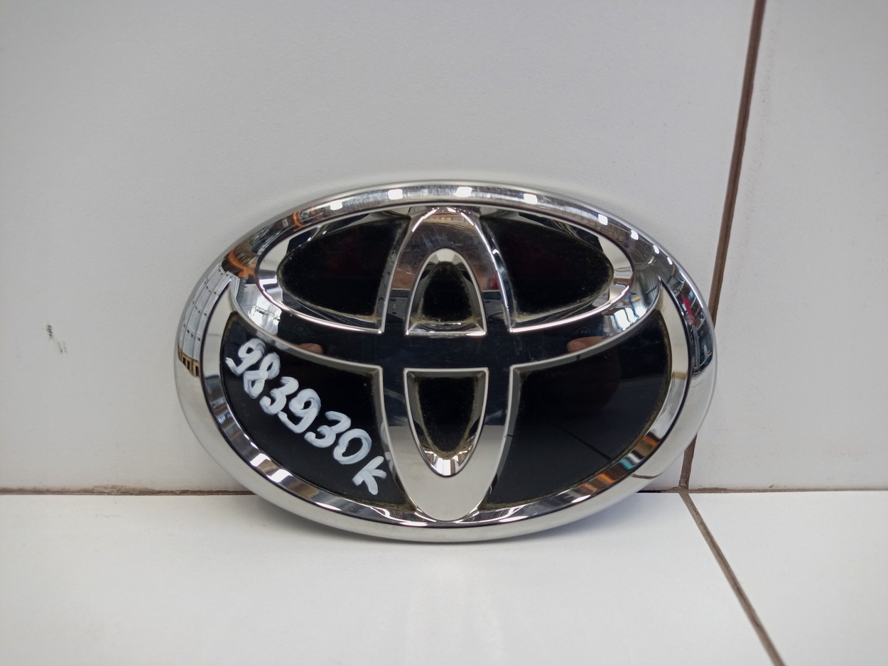 Эмблема крышки багажника Toyota Land Cruiser Prado 150 Restail 2