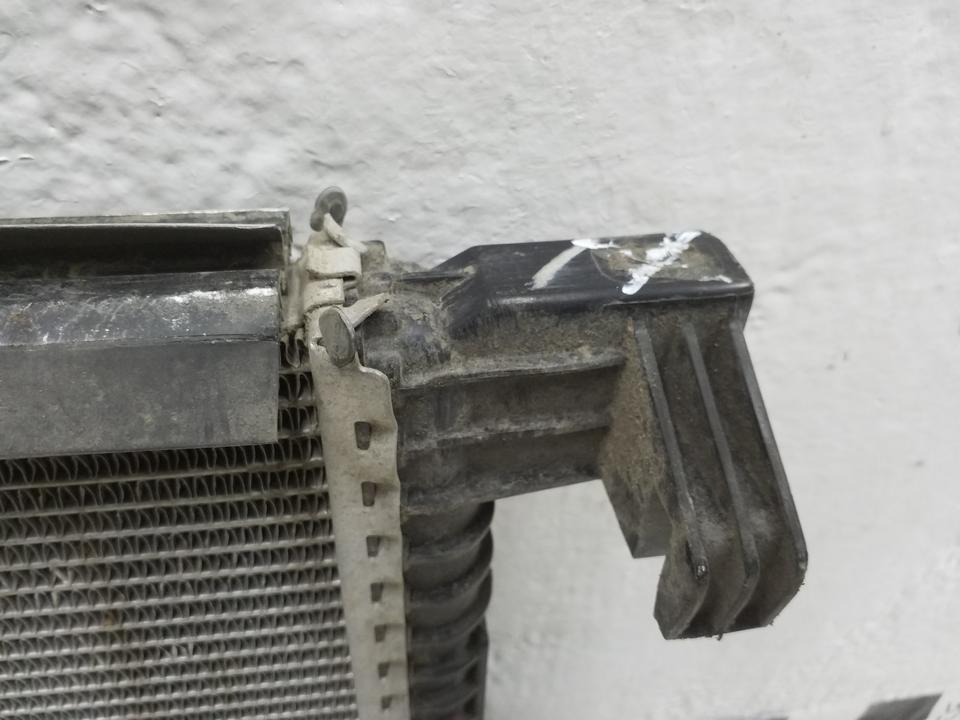 Радиатор охлаждения двигателя дополнительный Volkswagen Passat B8