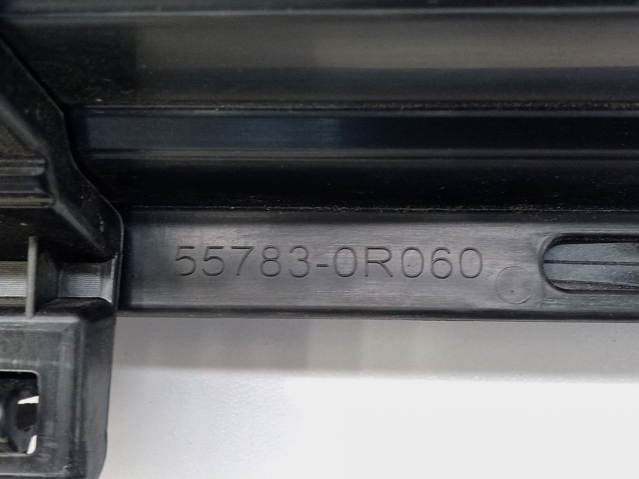 Жабо Toyota RAV4 XA50