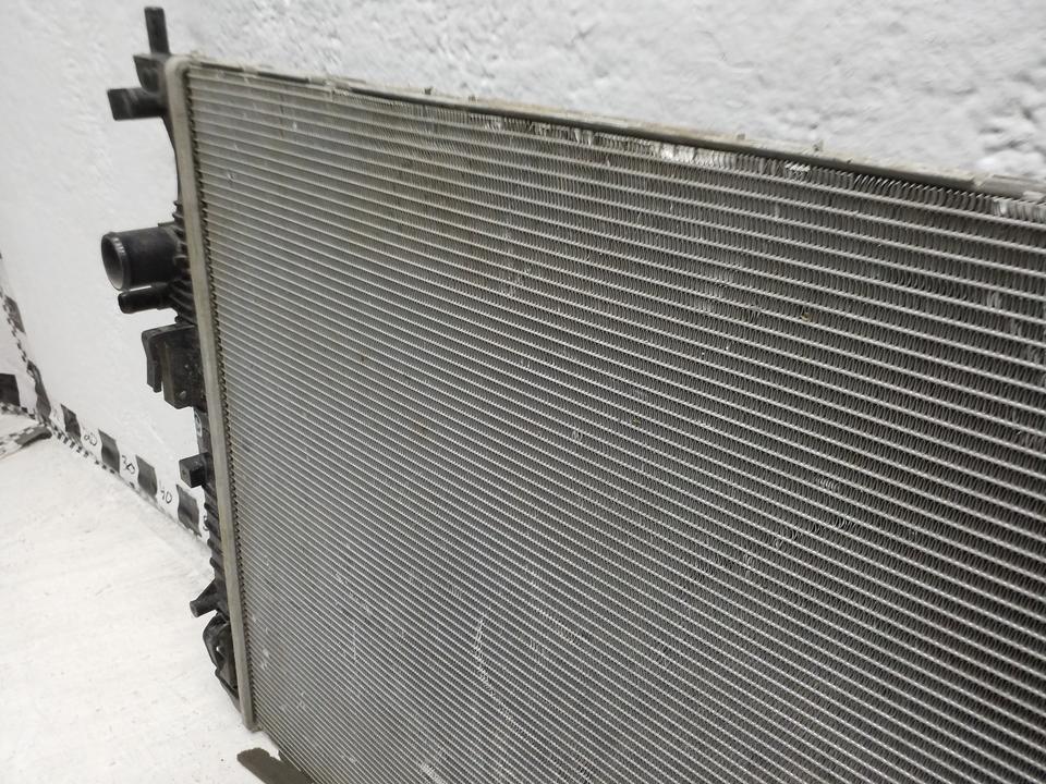 Радиатор охлаждения двигателя Geely Atlas