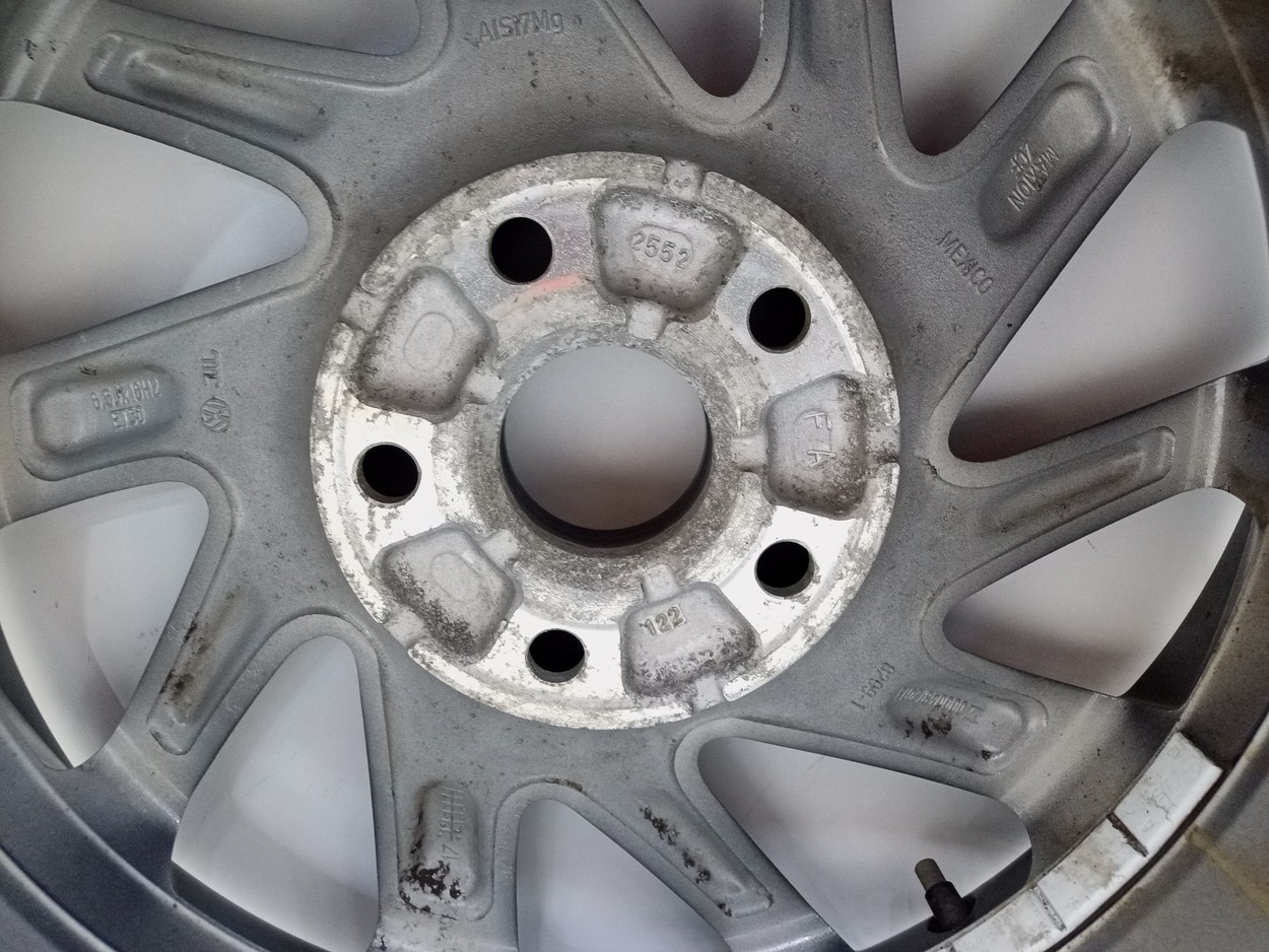 Диск колеса литой Volkswagen Jetta 6 R16
