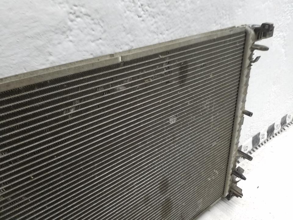 Радиатор охлаждения двигателя Renault Kaptur АКПП