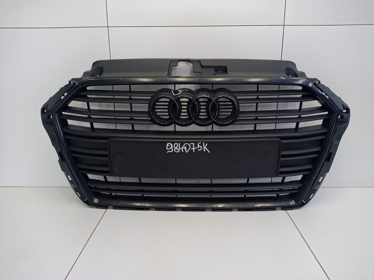 Решетка радиатора Audi A3 8V Restail S-Line