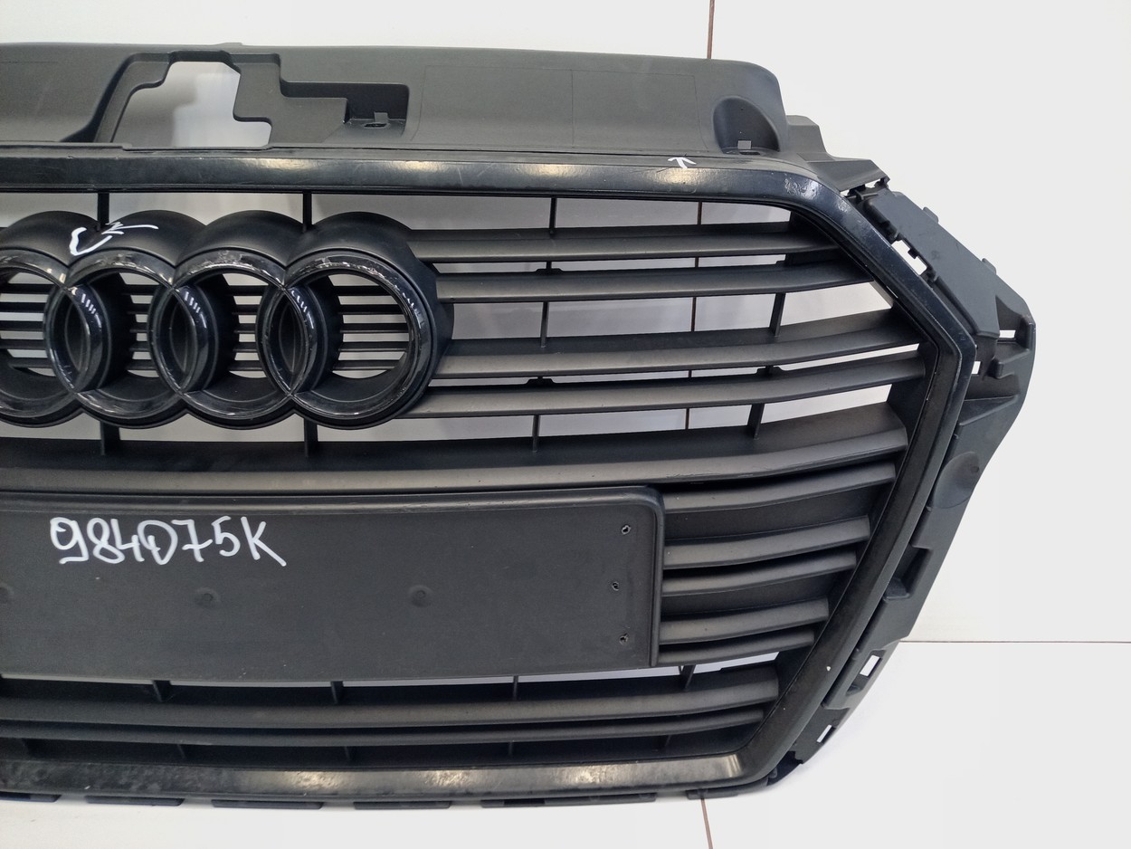 Решетка радиатора Audi A3 8V Restail S-Line