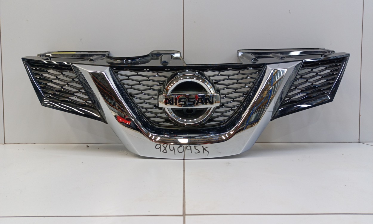 Решетка радиатора Nissan X-Trail T32