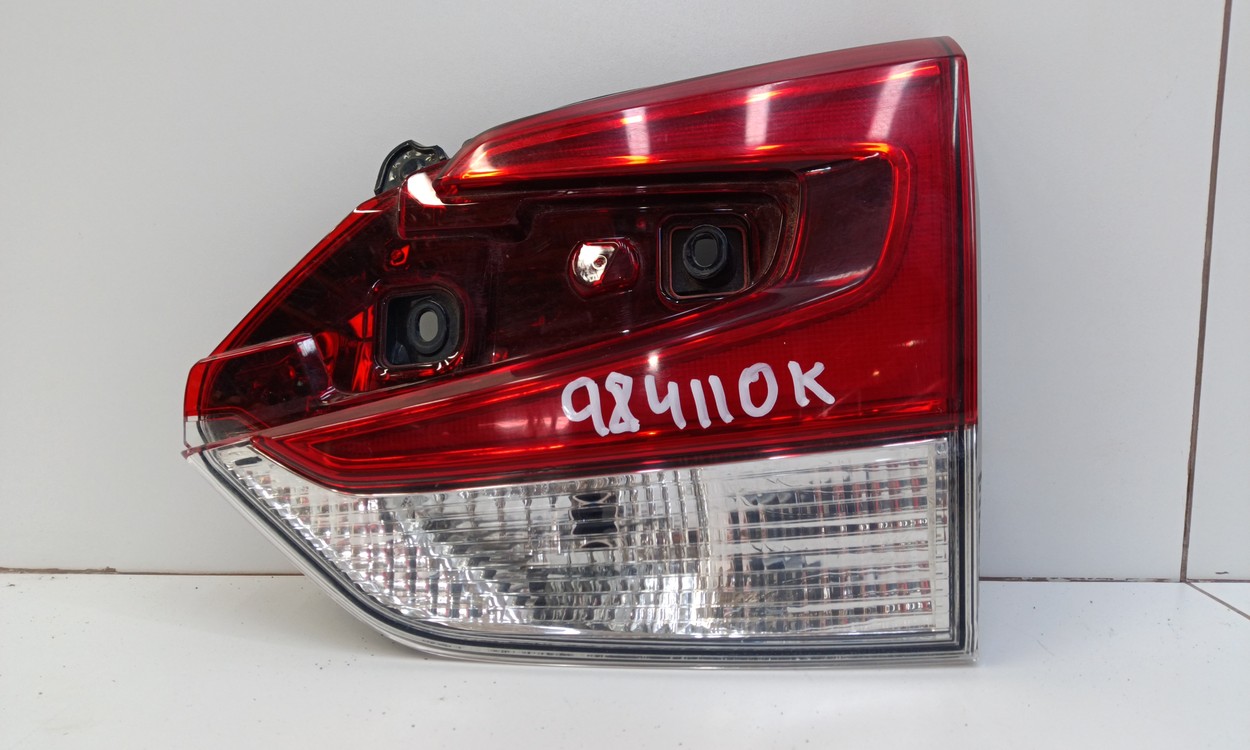 Фонарь задний правый внутренний Subaru Forester 5 SK LED