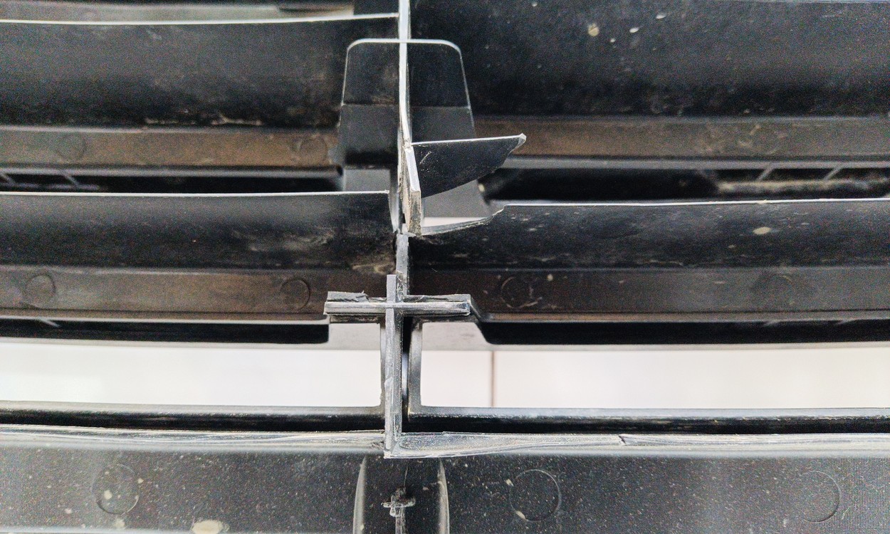 Решетка радиатора Baic X3