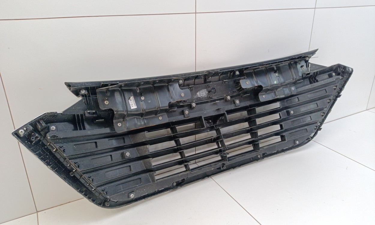 Решетка радиатора Baic X3