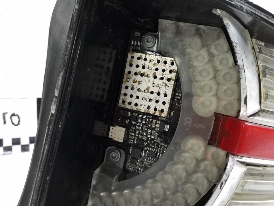 Фонарь задний правый наружный Land Rover Discovery Sport LED