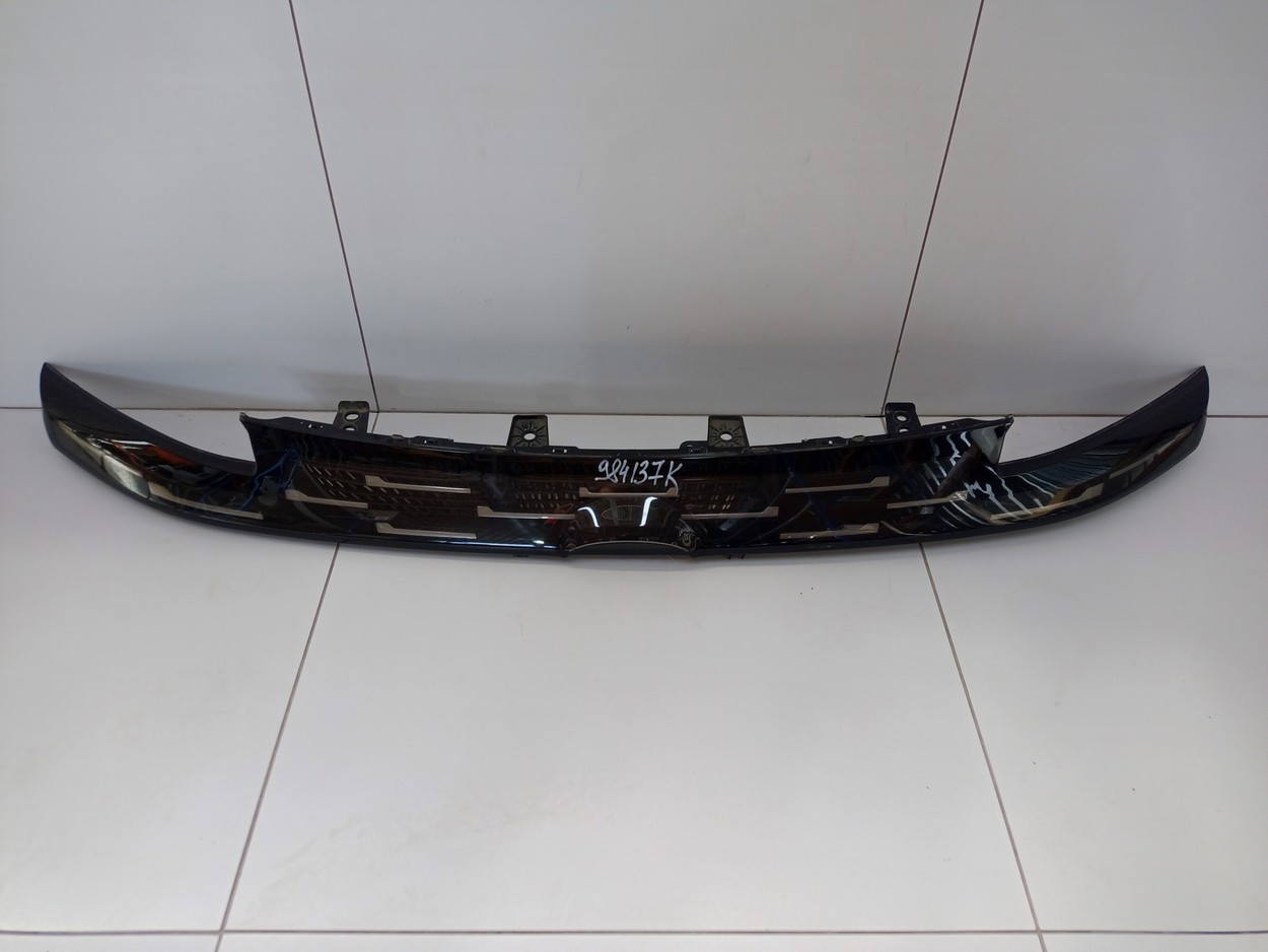 Накладка решетки радиатора верхняя Changan CS55Plus Restail LED