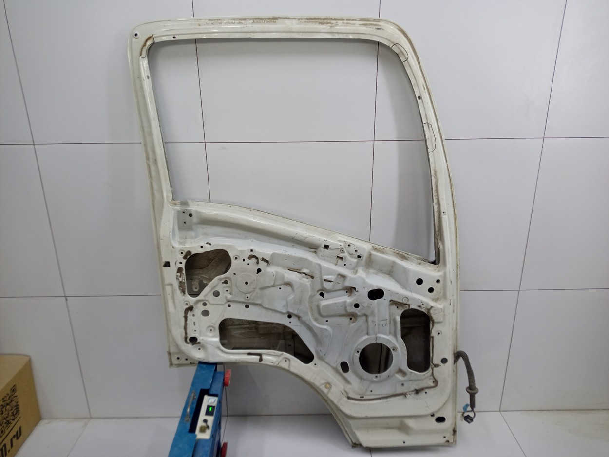 Дверь левая Isuzu NQR