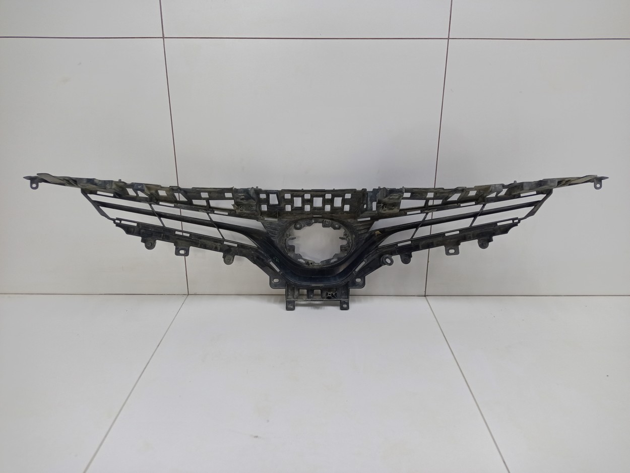 Решётка радиатора Toyota Camry V70