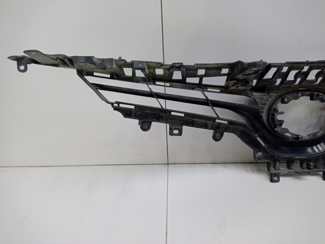 Решётка радиатора Toyota Camry V70