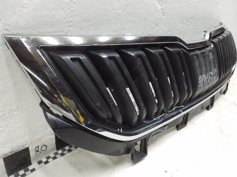 Решетка радиатора Skoda Karoq