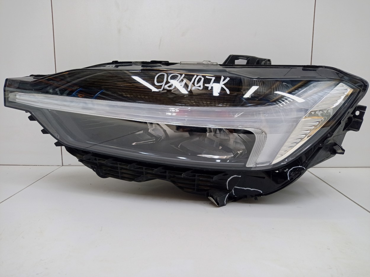 Фара передняя левая Volvo XC60 2 Restail LED