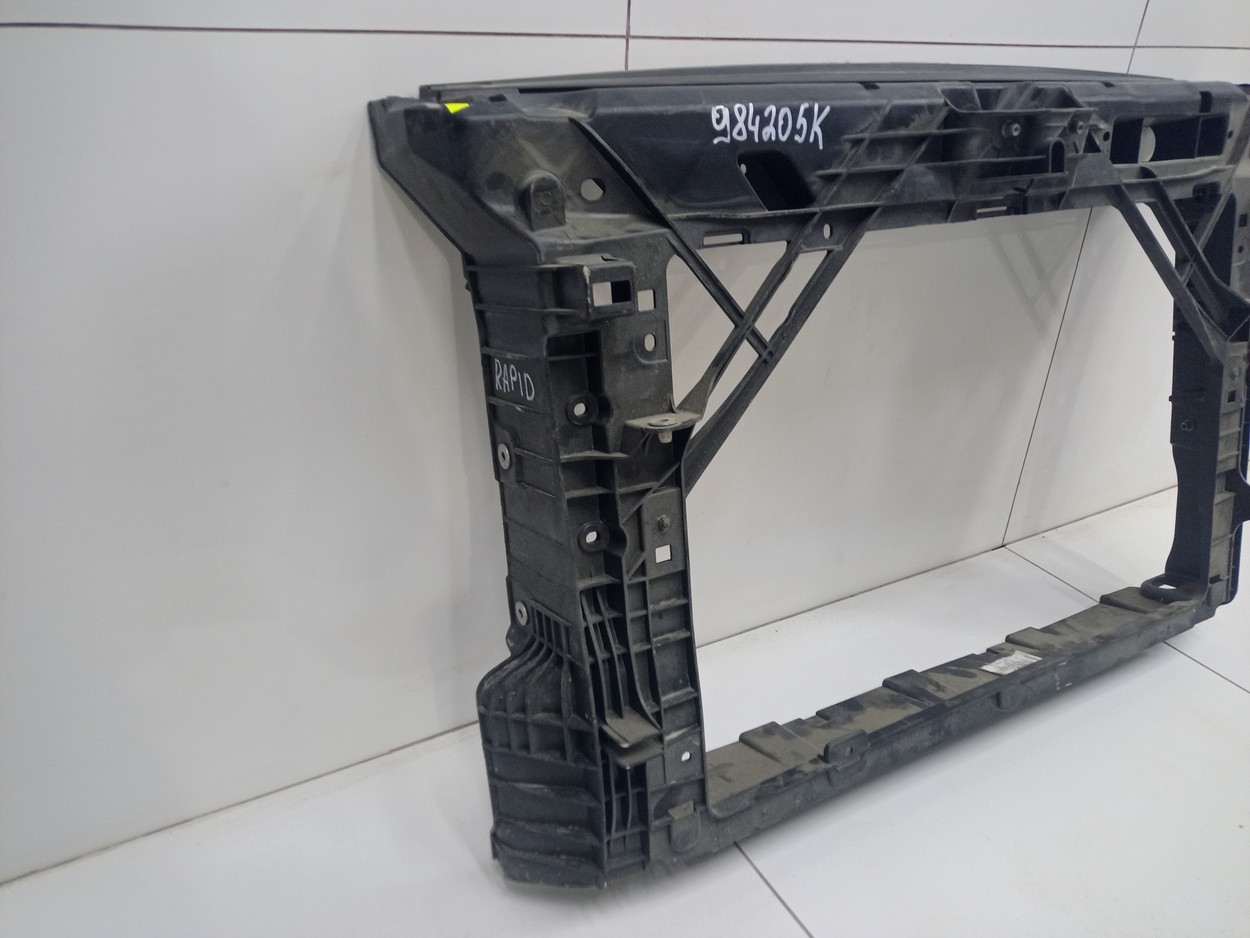Панель передняя Skoda Rapid 1