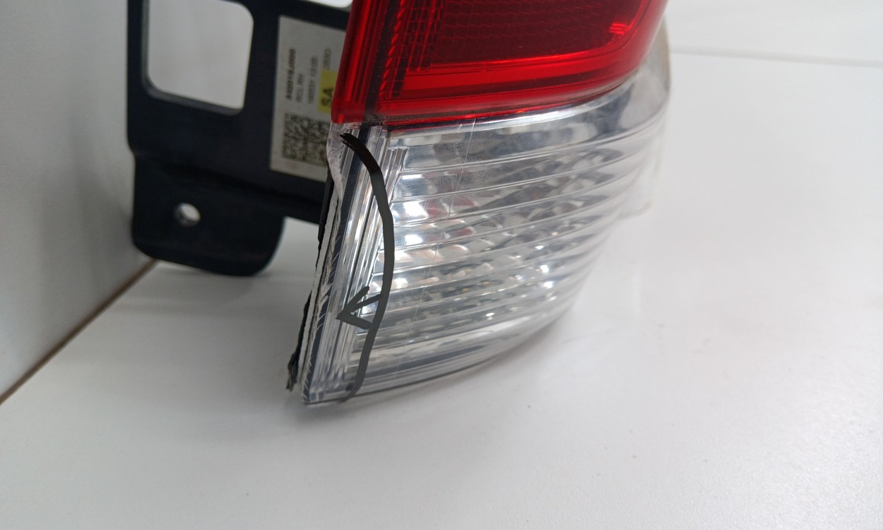 Фонарь задний правый наружный Subaru Forester 5 SK