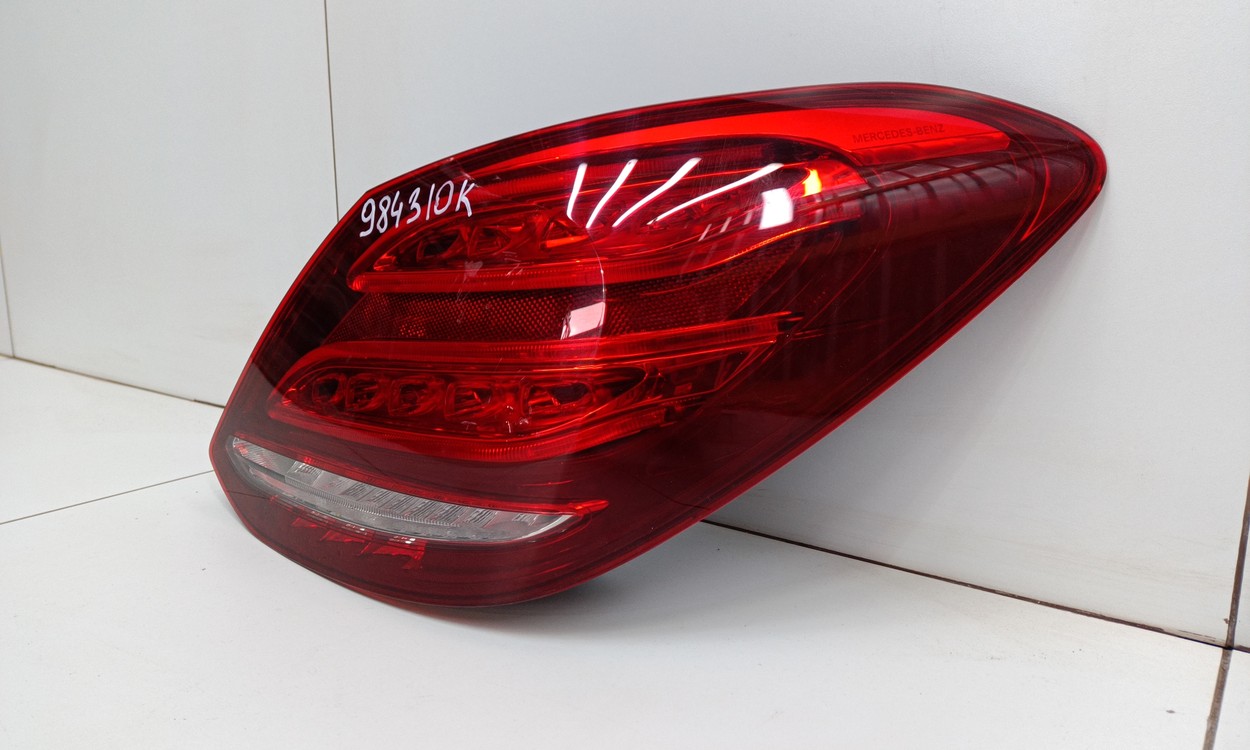 Фонарь задний правый Mercedes Benz C-klasse W205 Sedan